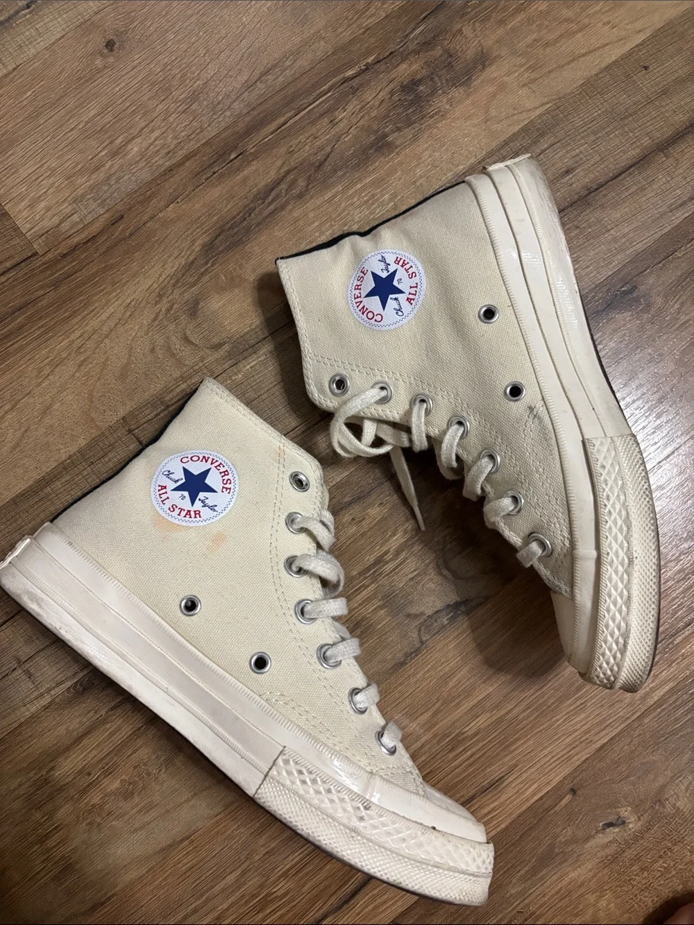 Converse Kids High-Top Sneakers in Cream with Red Heart